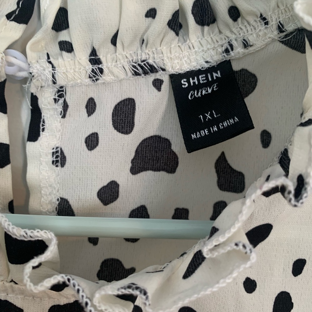 SHEIN Curve , 1XL , Dalmatian print peplum blouse - Picture 3 of 4